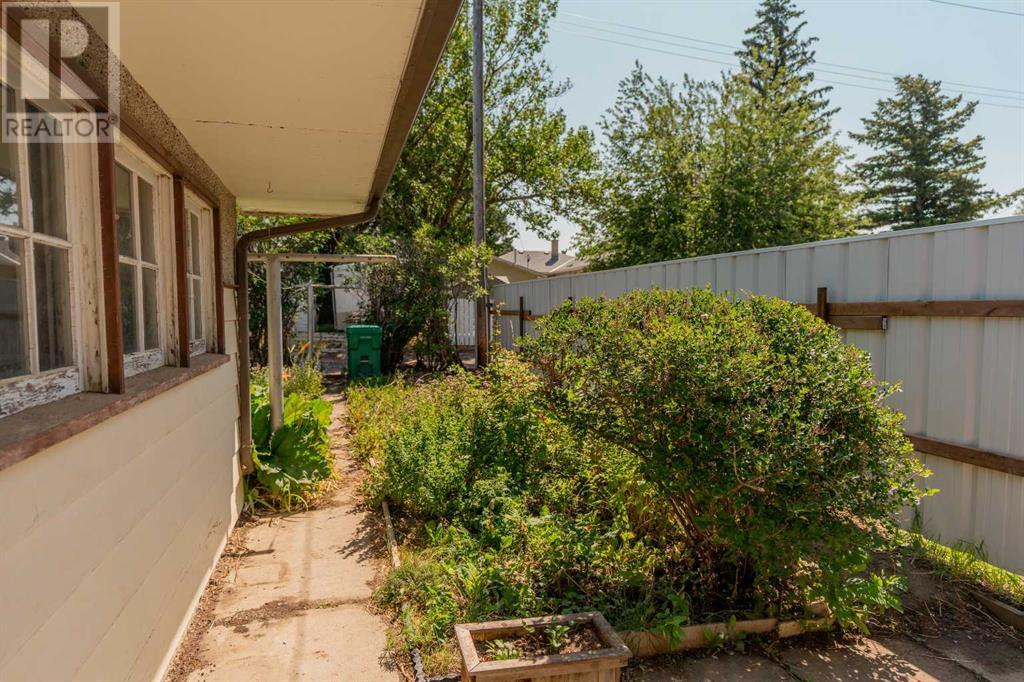 1802 11 Avenue N, Lethbridge, Alberta  T1H 1N2 - Photo 40 - A2238150