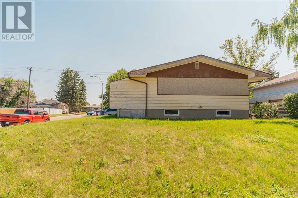 1802 11 Avenue N, Lethbridge, Alberta  T1H 1N2 - Photo 43 - A2238150