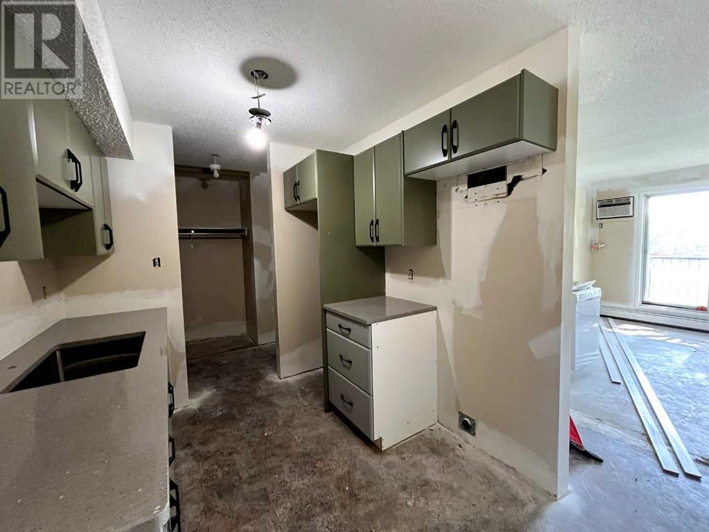 106, 401 Columbia Boulevard W, Lethbridge, Alberta  T1K 5R6 - Photo 2 - A2237430