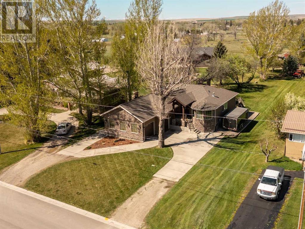 174 S 3rd Street E, Magrath, Alberta