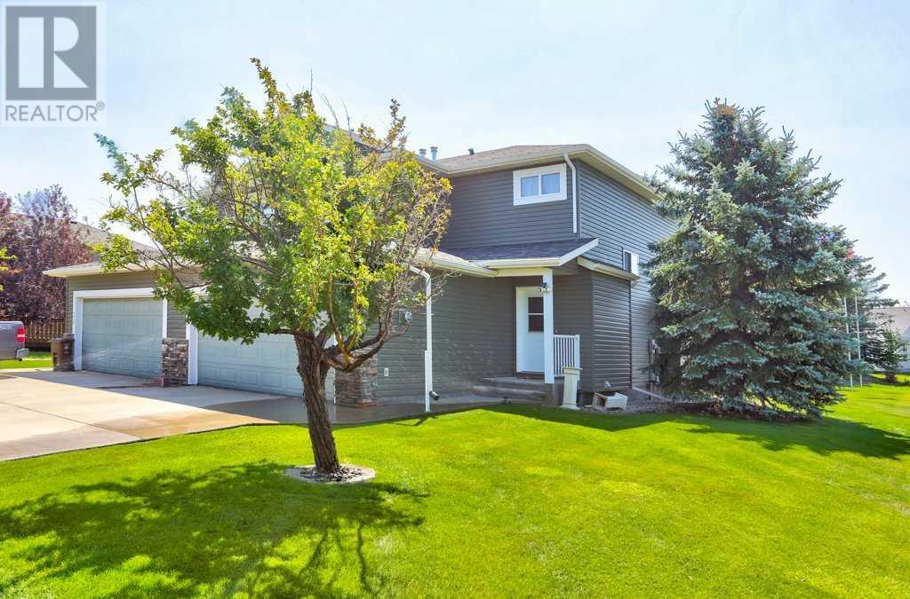 34 Fairway Village, Taber, Alberta  T1G 1G2 - Photo 2 - A2238050
