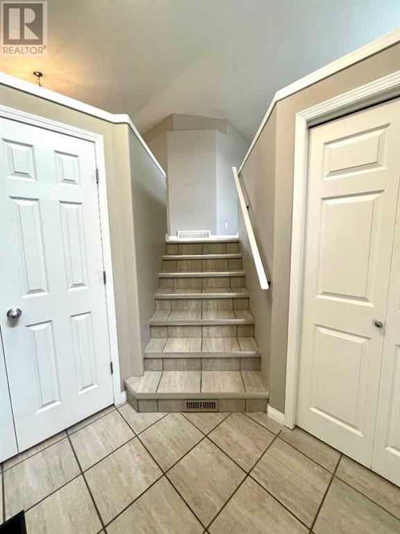 183 Cowichan Court W, Lethbridge, Alberta  T1K 7T7 - Photo 3 - A2238977