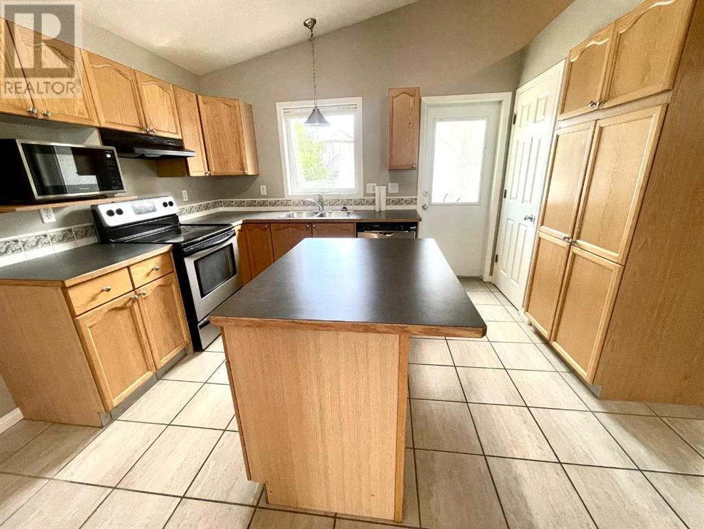 183 Cowichan Court W, Lethbridge, Alberta  T1K 7T7 - Photo 8 - A2238977