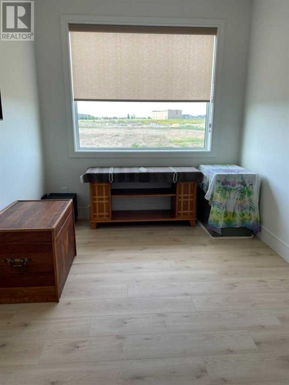 320 Grassland Boulevard W, Lethbridge, Alberta  T1J 5V1 - Photo 9 - A2238476