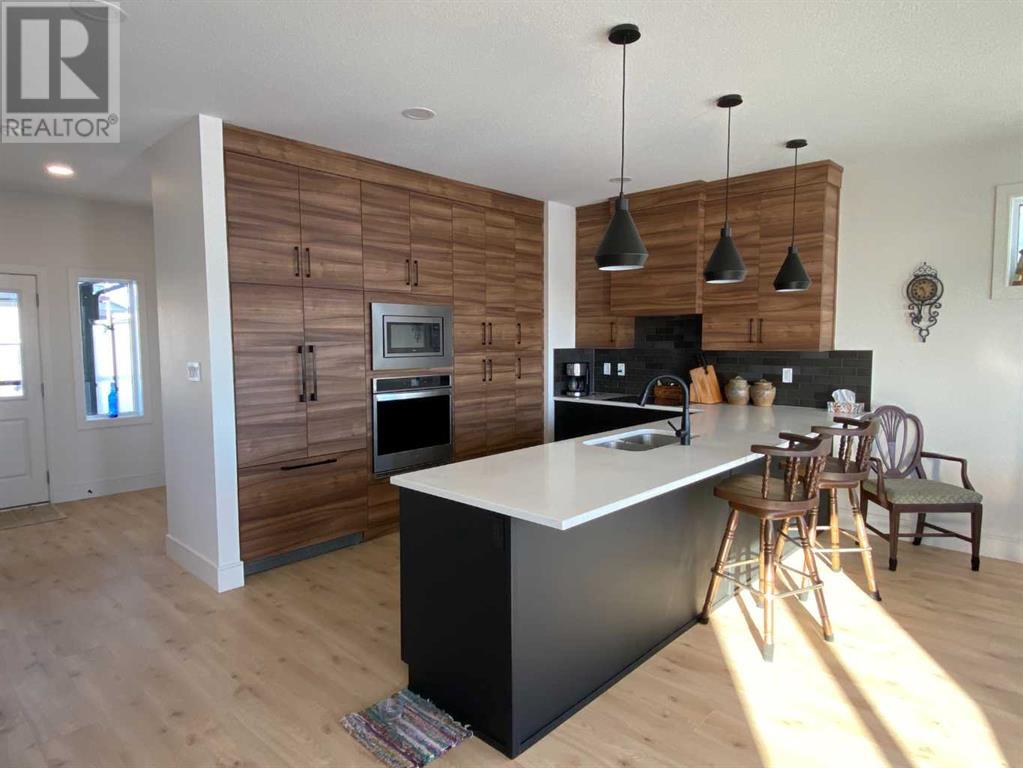 320 Grassland Boulevard W, Lethbridge, Alberta  T1J 5V1 - Photo 6 - A2238476
