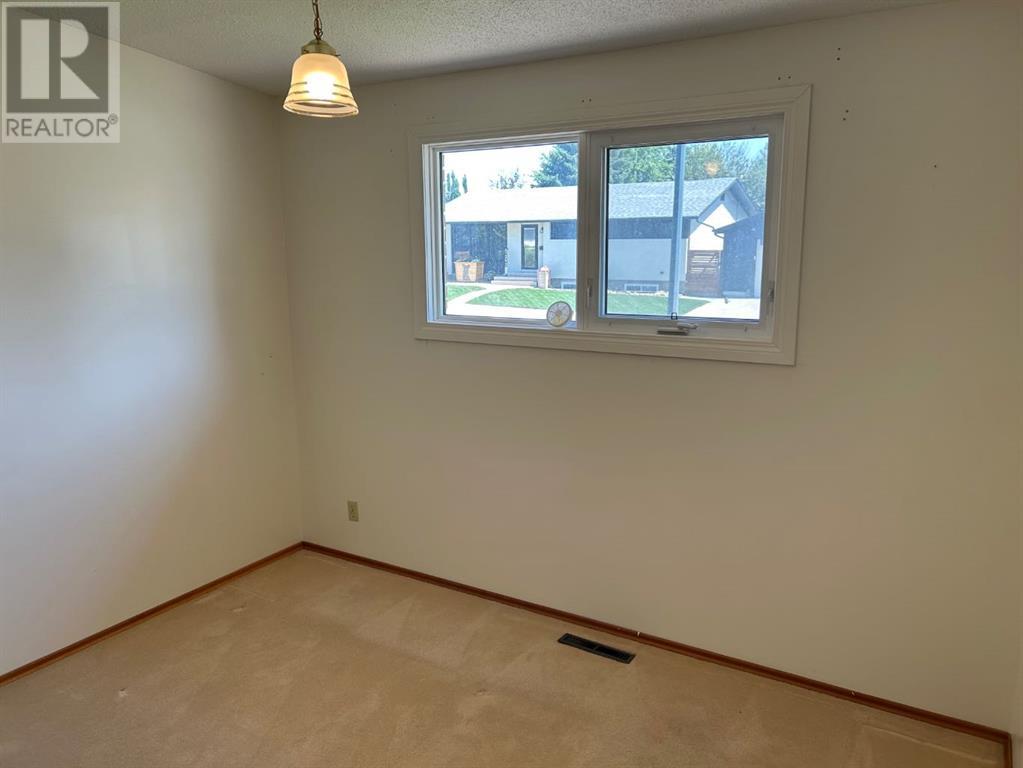 1248 31a Street S, Lethbridge, Alberta  T1K 3A2 - Photo 11 - A2239023