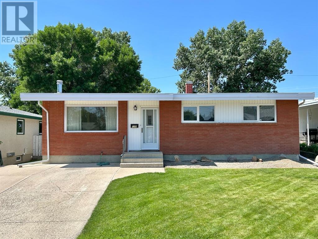 1248 31a Street S, Lethbridge, Alberta  T1K 3A2 - Photo 1 - A2239023