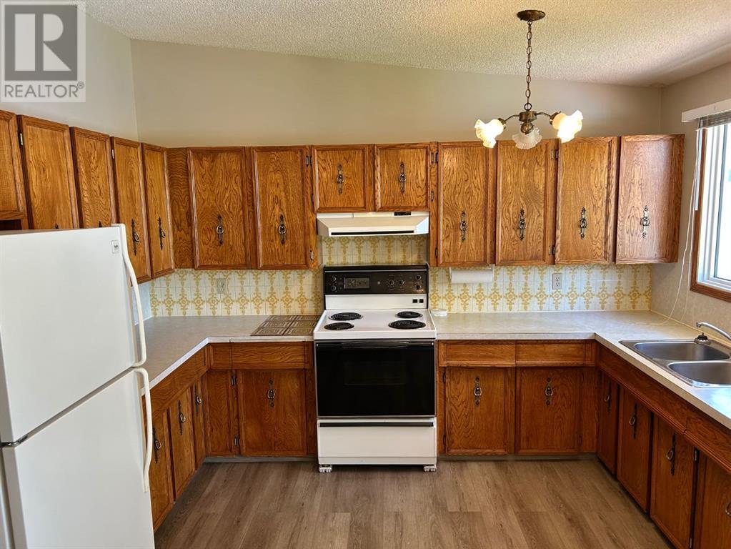 1248 31a Street S, Lethbridge, Alberta  T1K 3A2 - Photo 6 - A2239023
