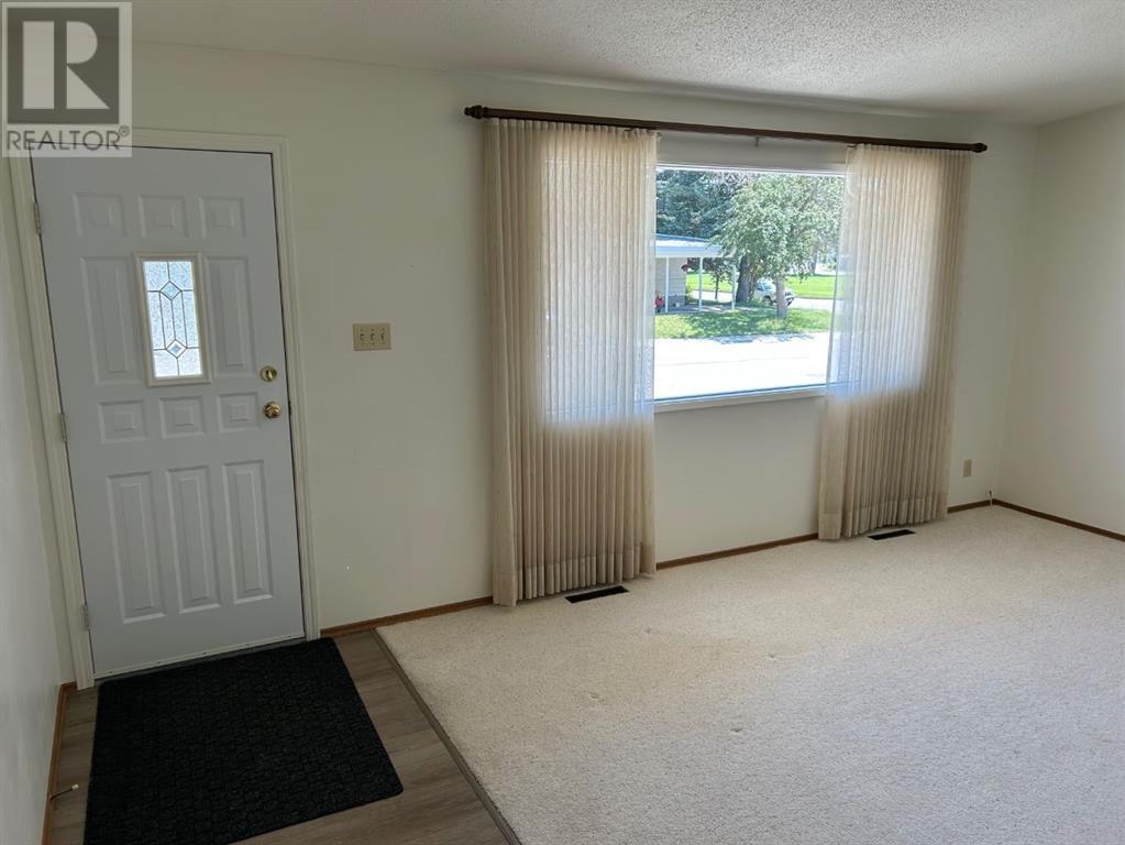 1248 31a Street S, Lethbridge, Alberta  T1K 3A2 - Photo 3 - A2239023
