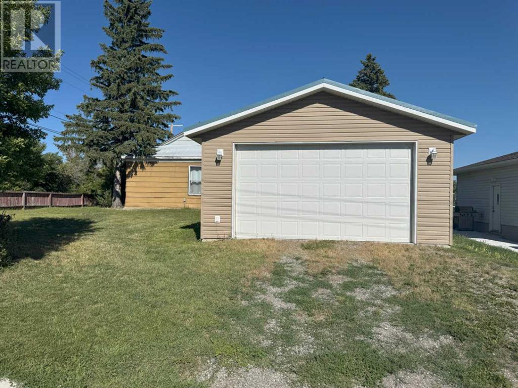860 Dundas Street, Pincher Creek, Alberta  T0K 1W0 - Photo 12 - A2239577