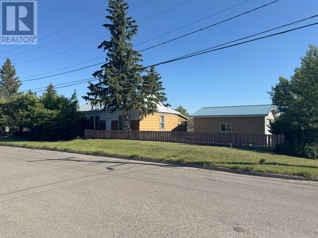860 Dundas Street, Pincher Creek, Alberta  T0K 1W0 - Photo 11 - A2239577