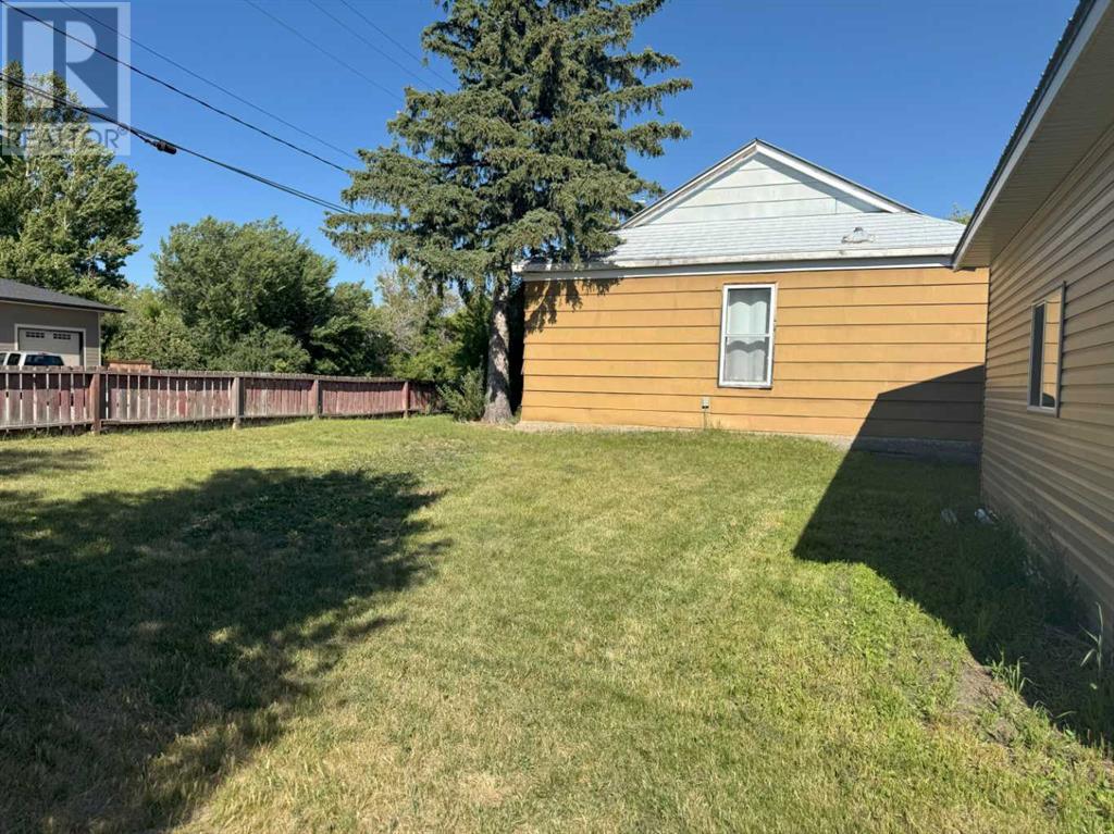 860 Dundas Street, Pincher Creek, Alberta  T0K 1W0 - Photo 14 - A2239577