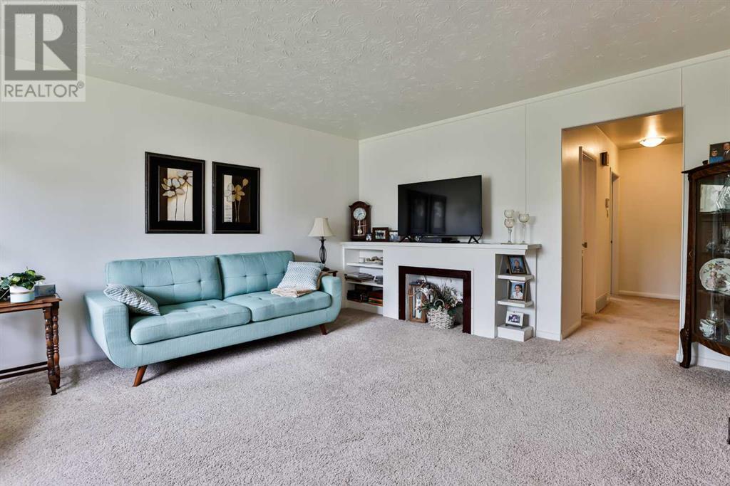 1014 8 Street S, Lethbridge, Alberta  T1K 1N8 - Photo 2 - A2229594