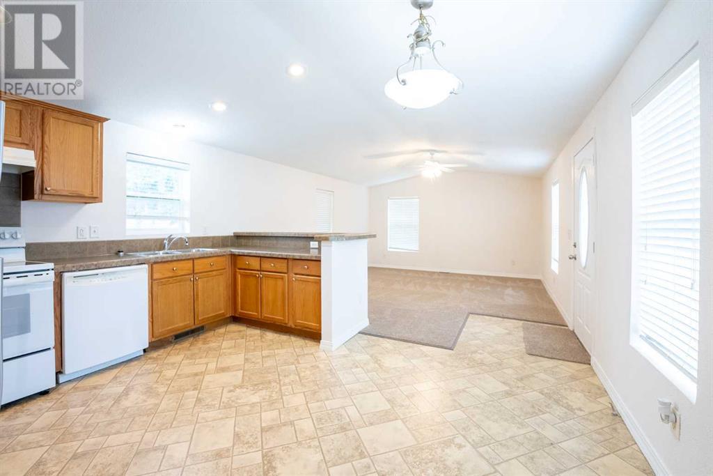 6, 5301 2 Street, Coalhurst, Alberta  T0L 0V0 - Photo 7 - A2238711