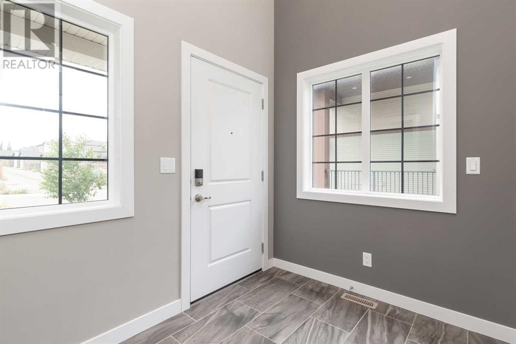 205 Lasalle Terrace W, Lethbridge, Alberta  T1J 5G9 - Photo 3 - A2239503