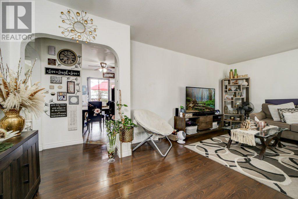 1019 10 Avenue N, Lethbridge, Alberta  T1H 1J9 - Photo 3 - A2238746