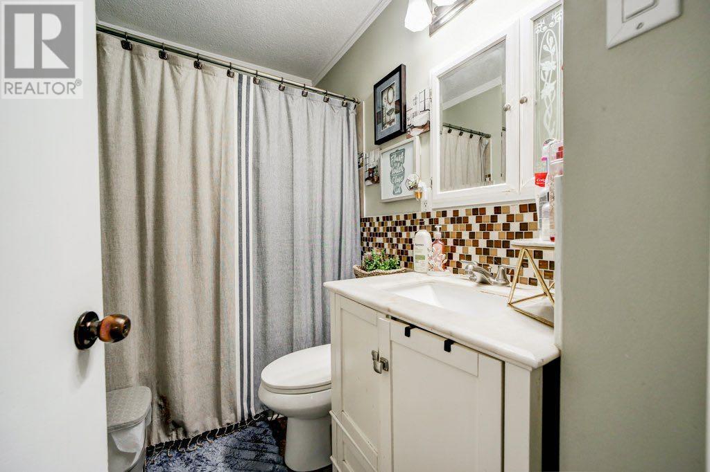 1019 10 Avenue N, Lethbridge, Alberta  T1H 1J9 - Photo 13 - A2238746