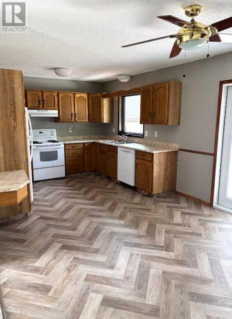 131 Beaverpond Court N, Lethbridge, Alberta  T1H 5Y8 - Photo 12 - A2234129