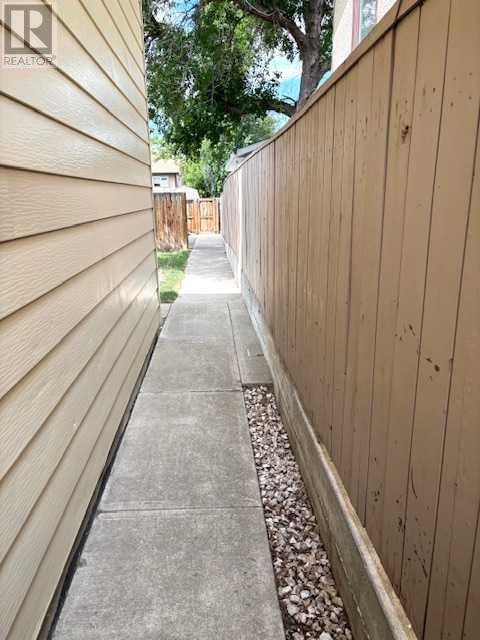 131 Beaverpond Court N, Lethbridge, Alberta  T1H 5Y8 - Photo 4 - A2234129