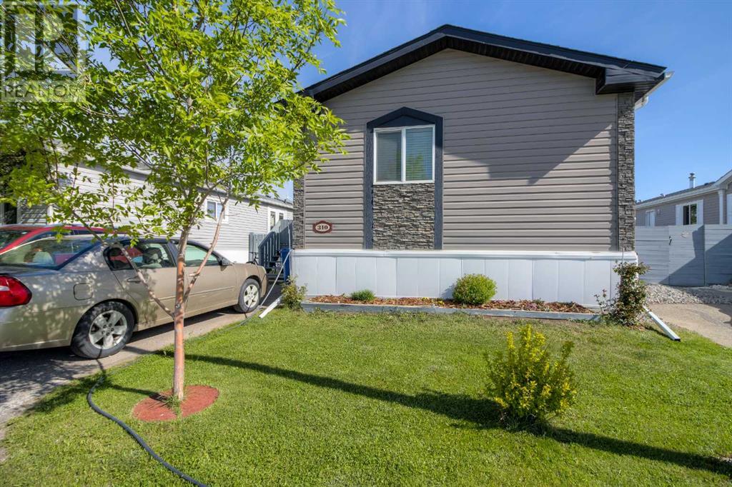 310 Engineer Avenue, Coaldale, Alberta