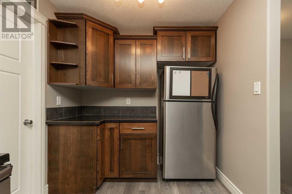6, 893 Mt Sundance Manor W, Lethbridge, Alberta  T1J 1X7 - Photo 11 - A2237258
