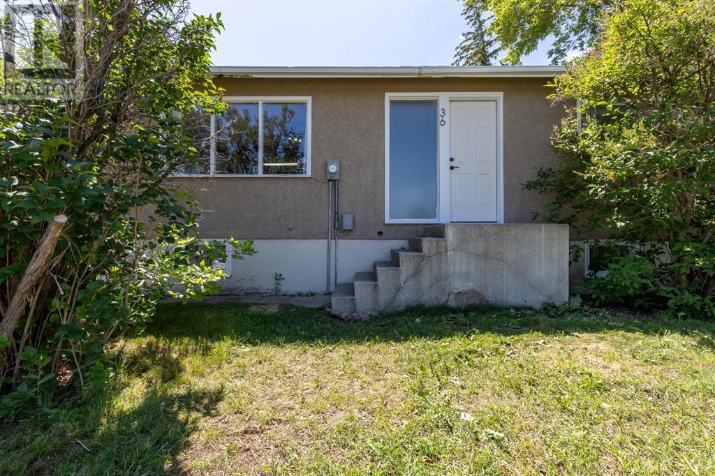 36 8 Avenue W, Cardston, Alberta