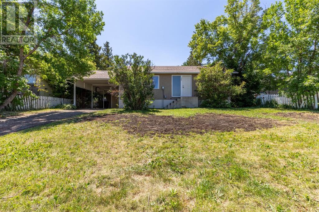 36 8 Avenue W, Cardston, Alberta  T0K 0K0 - Photo 2 - A2239635