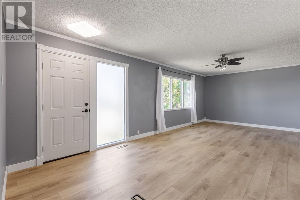 36 8 Avenue W, Cardston, Alberta  T0K 0K0 - Photo 3 - A2239635