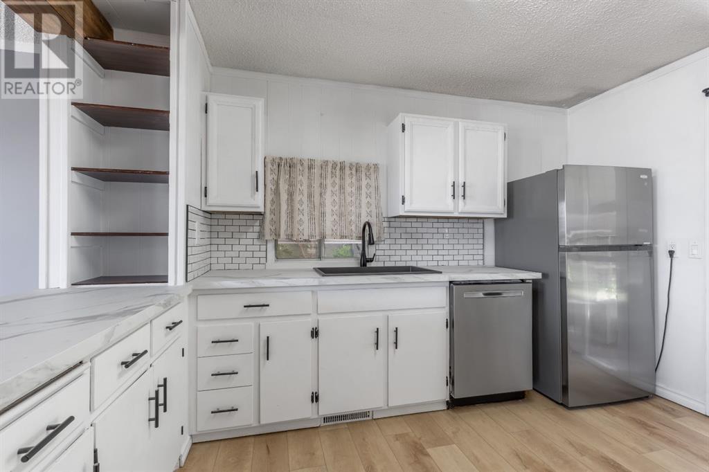 36 8 Avenue W, Cardston, Alberta  T0K 0K0 - Photo 7 - A2239635