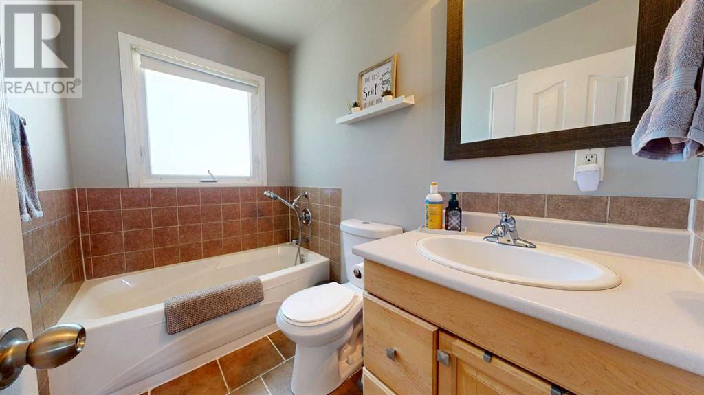 1118 18 Street N, Lethbridge, Alberta  T1H 3H6 - Photo 11 - A2239998