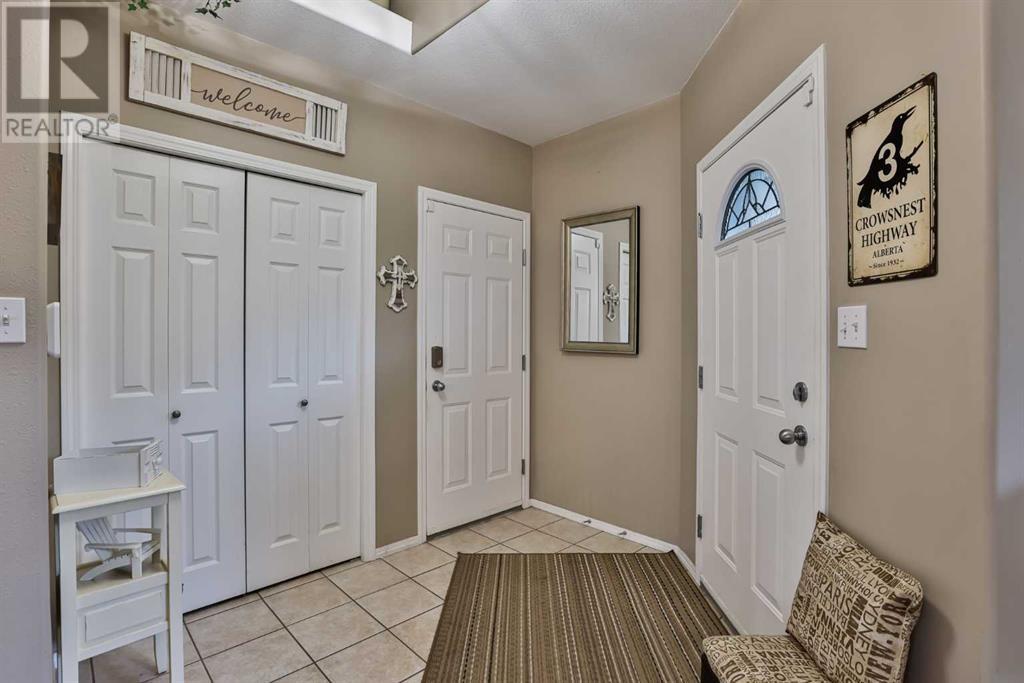 299 Cougar Way N, Lethbridge, Alberta  T1H 6P8 - Photo 3 - A2240057