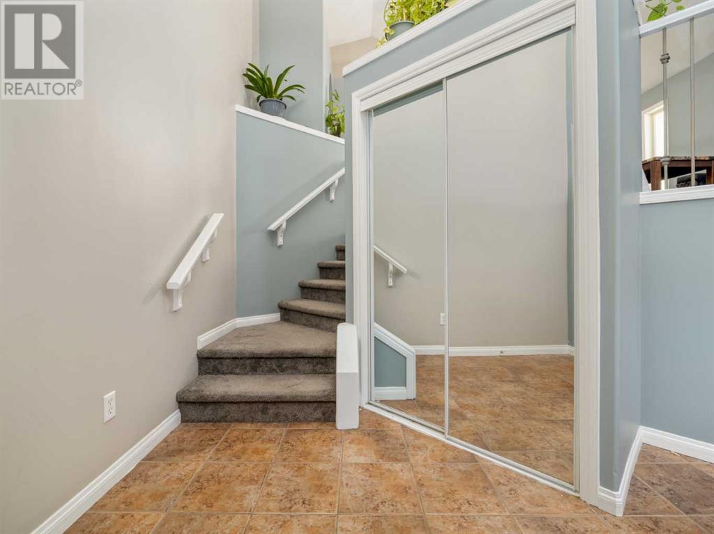 267 Squamish Court W, Lethbridge, Alberta  T1K 7Y9 - Photo 2 - A2233946