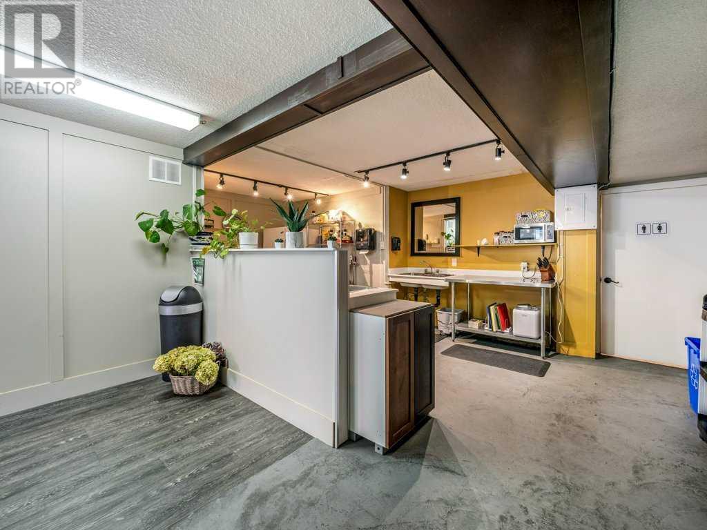 235 & 231 12b Street N, Lethbridge, Alberta  T1H 2K8 - Photo 6 - A2213587