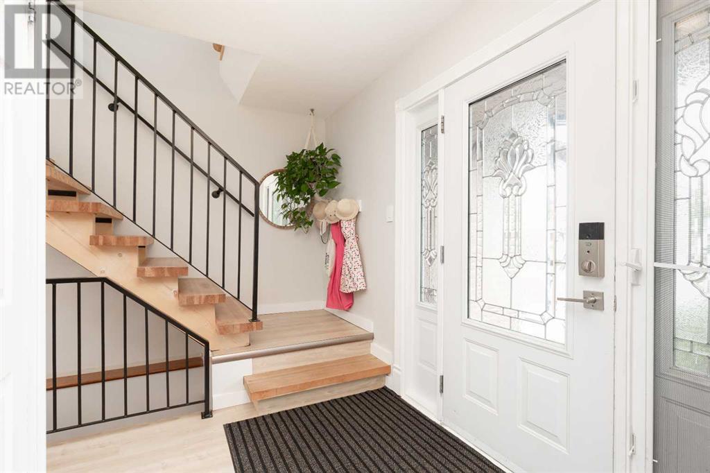 115 Lemoyne Crescent W, Lethbridge, Alberta  T1K 4A4 - Photo 4 - A2231805