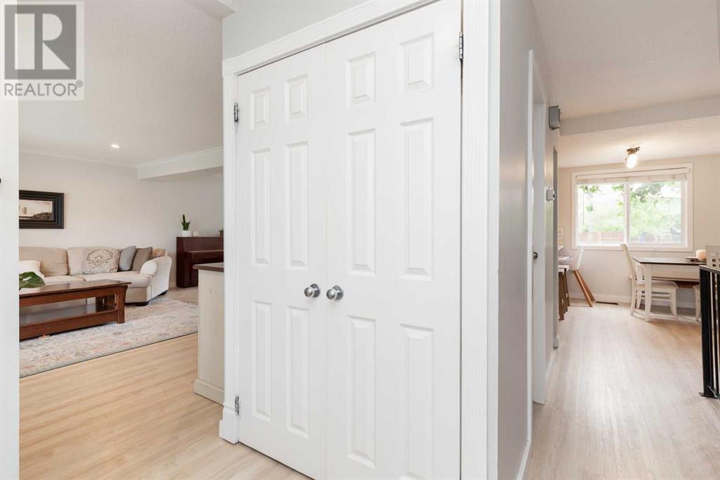 115 Lemoyne Crescent W, Lethbridge, Alberta  T1K 4A4 - Photo 5 - A2231805