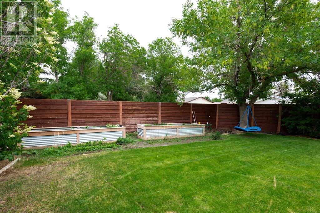 115 Lemoyne Crescent W, Lethbridge, Alberta  T1K 4A4 - Photo 38 - A2231805