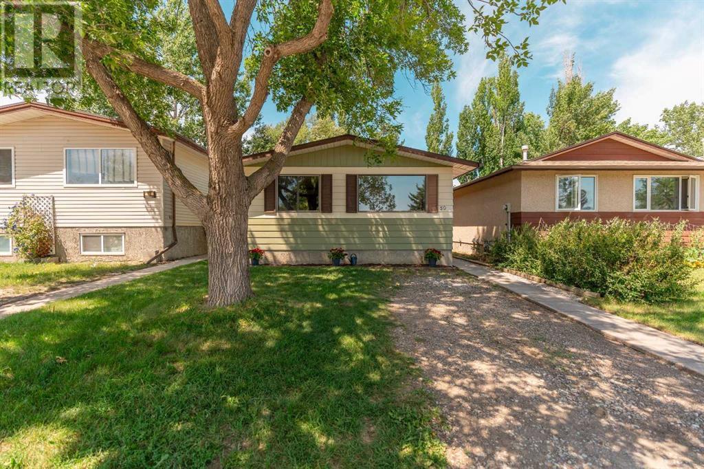 50 Algonquin Road W, Lethbridge, Alberta