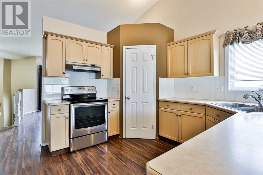 63 Mt Alderson Crescent W, Lethbridge, Alberta  T1K 6P2 - Photo 3 - A2238690