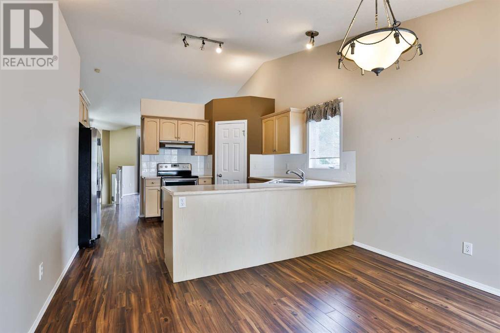 63 Mt Alderson Crescent W, Lethbridge, Alberta  T1K 6P2 - Photo 5 - A2238690