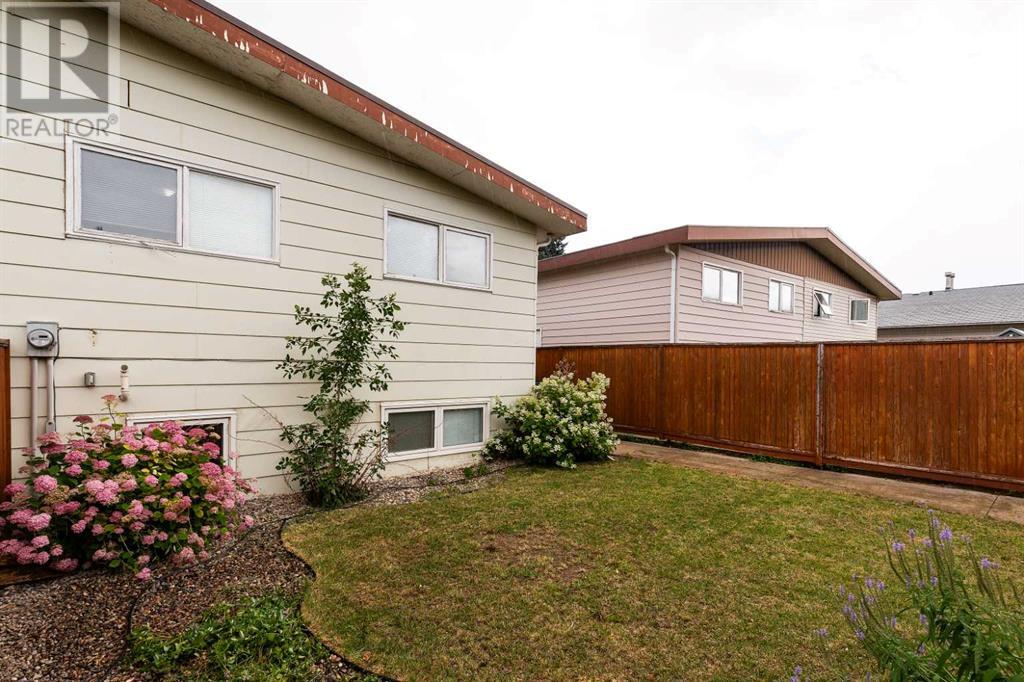 18 Cayuga Crescent W, Lethbridge, Alberta  T1K 5H5 - Photo 3 - A2239419