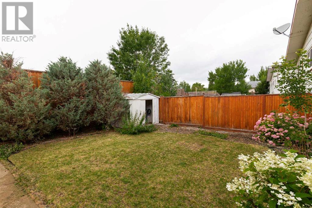 18 Cayuga Crescent W, Lethbridge, Alberta  T1K 5H5 - Photo 4 - A2239419
