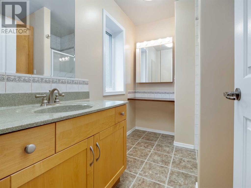 2006 7 Avenue S, Lethbridge, Alberta  T1J 1M6 - Photo 7 - A2240377