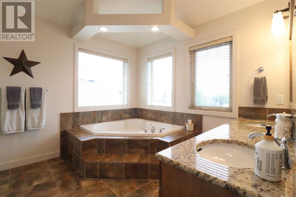 22 Riverview Crescent W, Lethbridge, Alberta  T1K 5E7 - Photo 20 - A2238830