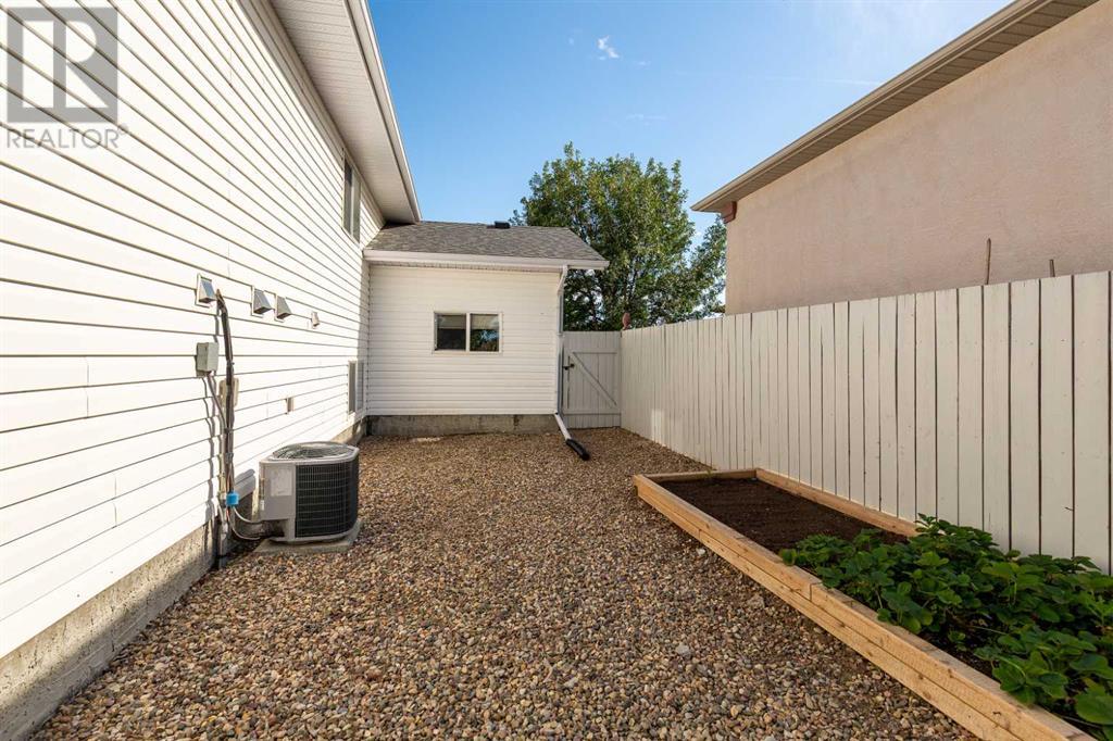 1104 25 Avenue, Coaldale, Alberta  T1M 1N4 - Photo 31 - A2240110