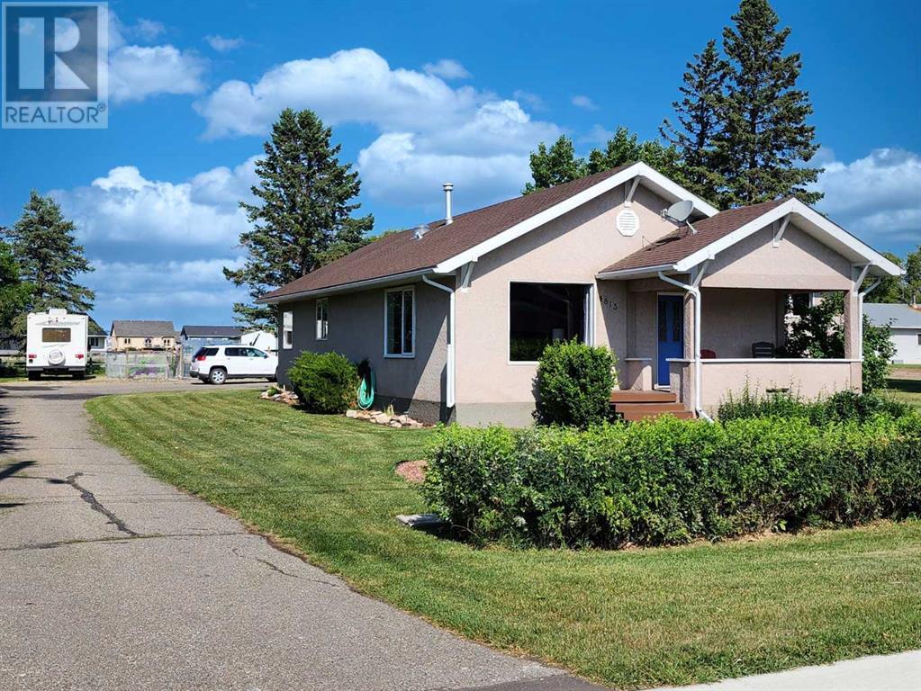 4813 4 Street W, Claresholm, Alberta  T0L 0T0 - Photo 2 - A2239923