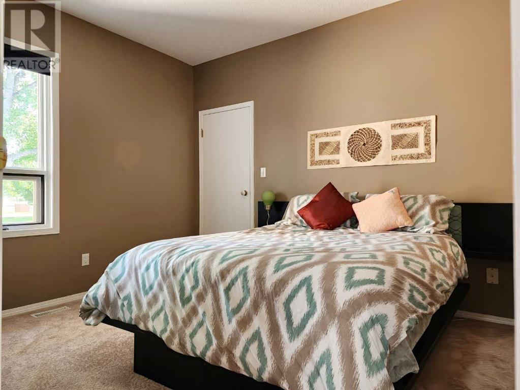 4813 4 Street W, Claresholm, Alberta  T0L 0T0 - Photo 9 - A2239923
