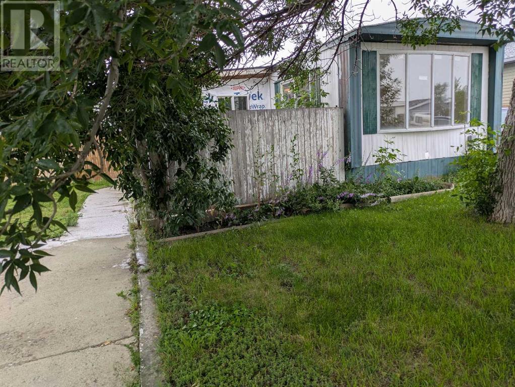 4806 6 Street, Coalhurst, Alberta  T0L 0V0 - Photo 2 - A2240532