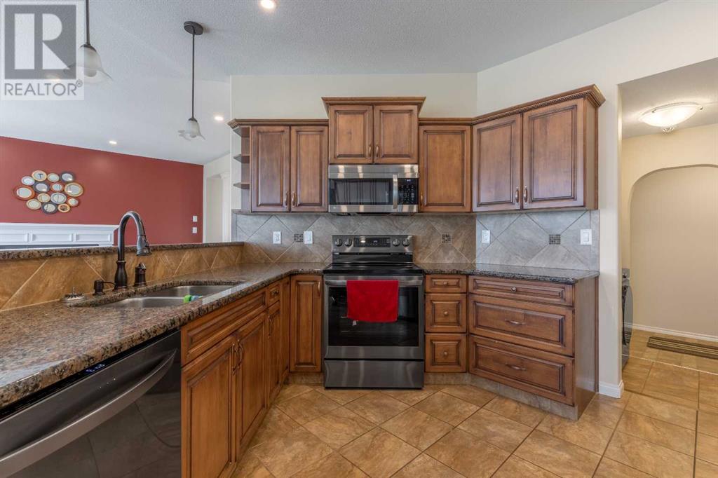 282 Firelight Crescent W, Lethbridge, Alberta  T1J 5B5 - Photo 13 - A2231570