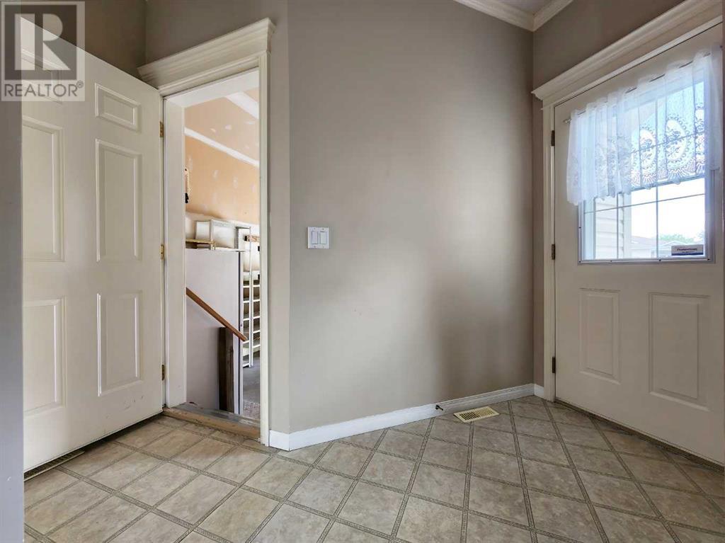 27 Skyline Crescent, Claresholm, Alberta  T0L 0T0 - Photo 5 - A2227191