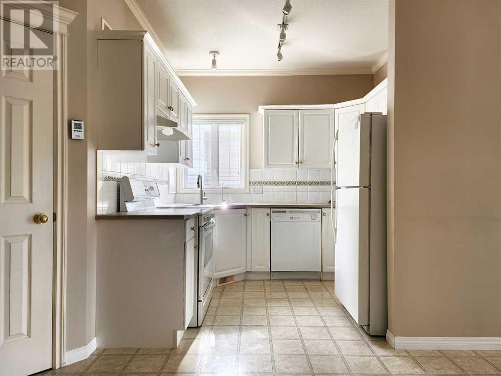 27 Skyline Crescent, Claresholm, Alberta